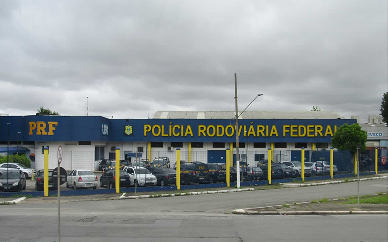 PRF proíbe circulação de veículos pesados em rodovias federais durante feriados