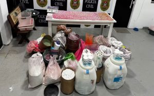 Polícia encontra mais de 30 mil comprimidos de ecstasy em laboratório em Suzano
