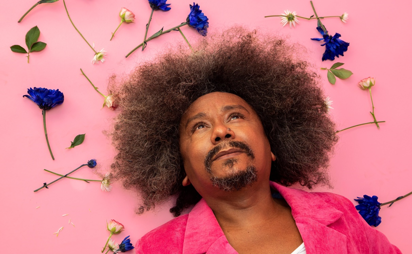 Show de Chico César encerra 2025 no Sesc Mogi das Cruzes