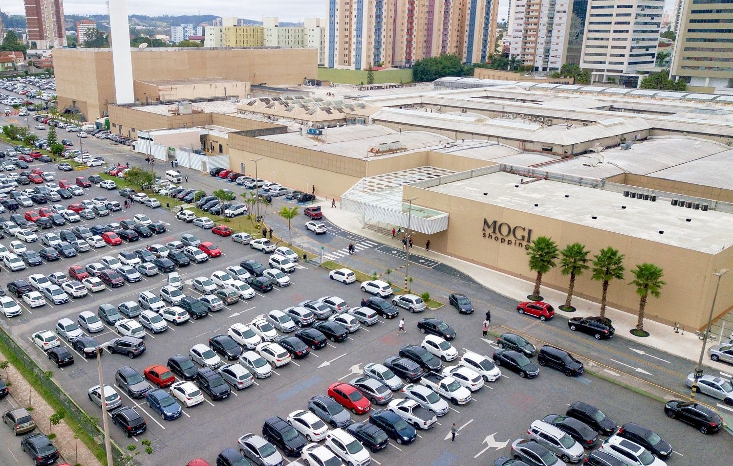 Shoppings do Alto Tietê tem 93 vagas de emprego nesta terça-feira; confira lista