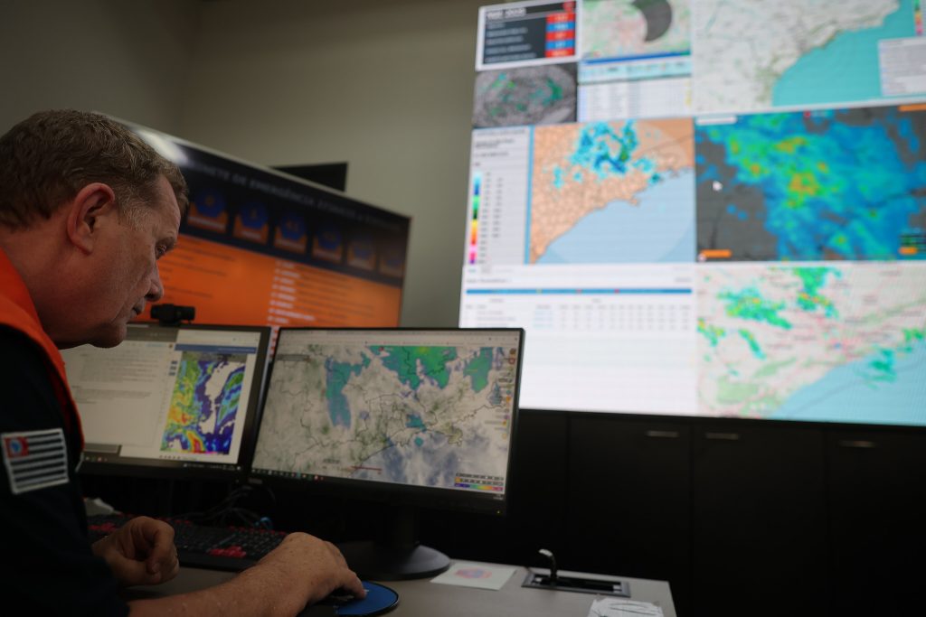Defesa Civil SP alerta para tempestade e rajadas de vento de até 90 km/h
