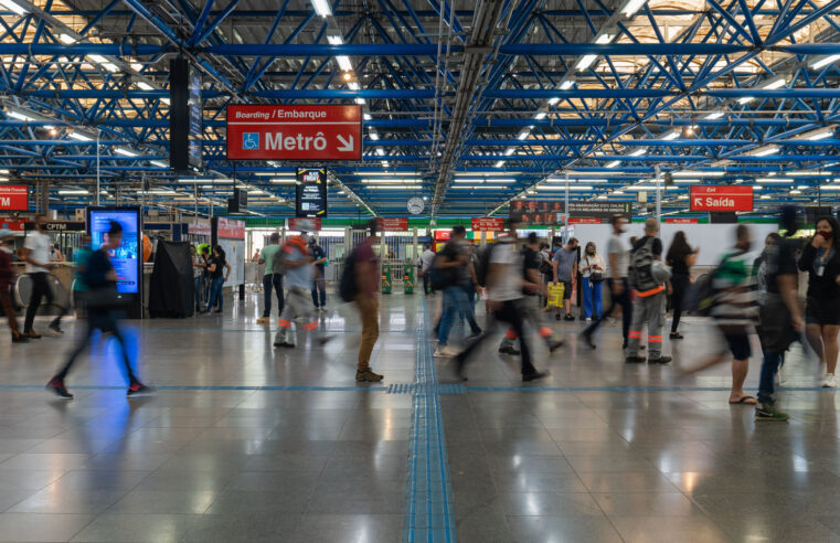 Linhas operadas pelo Metrô começam a funcionar 24 horas aos sábados