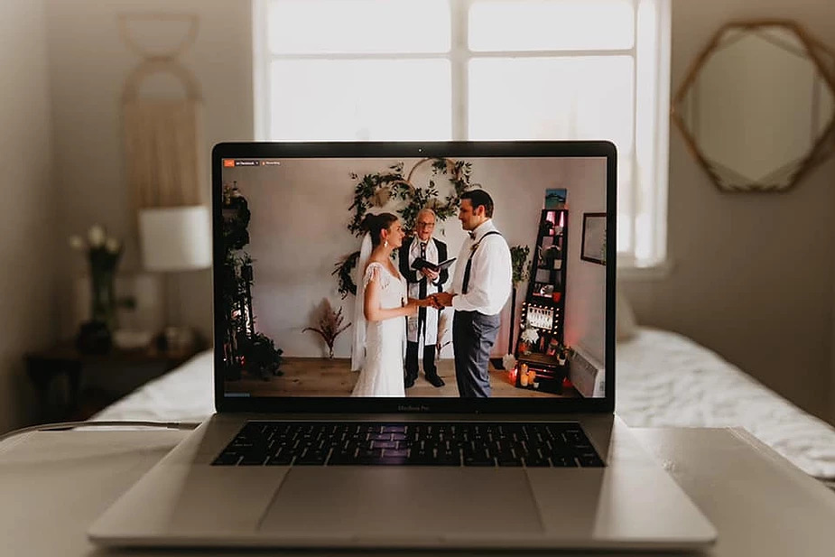 Casamento por vídeo: comissão aprova mudanças no Código Civil