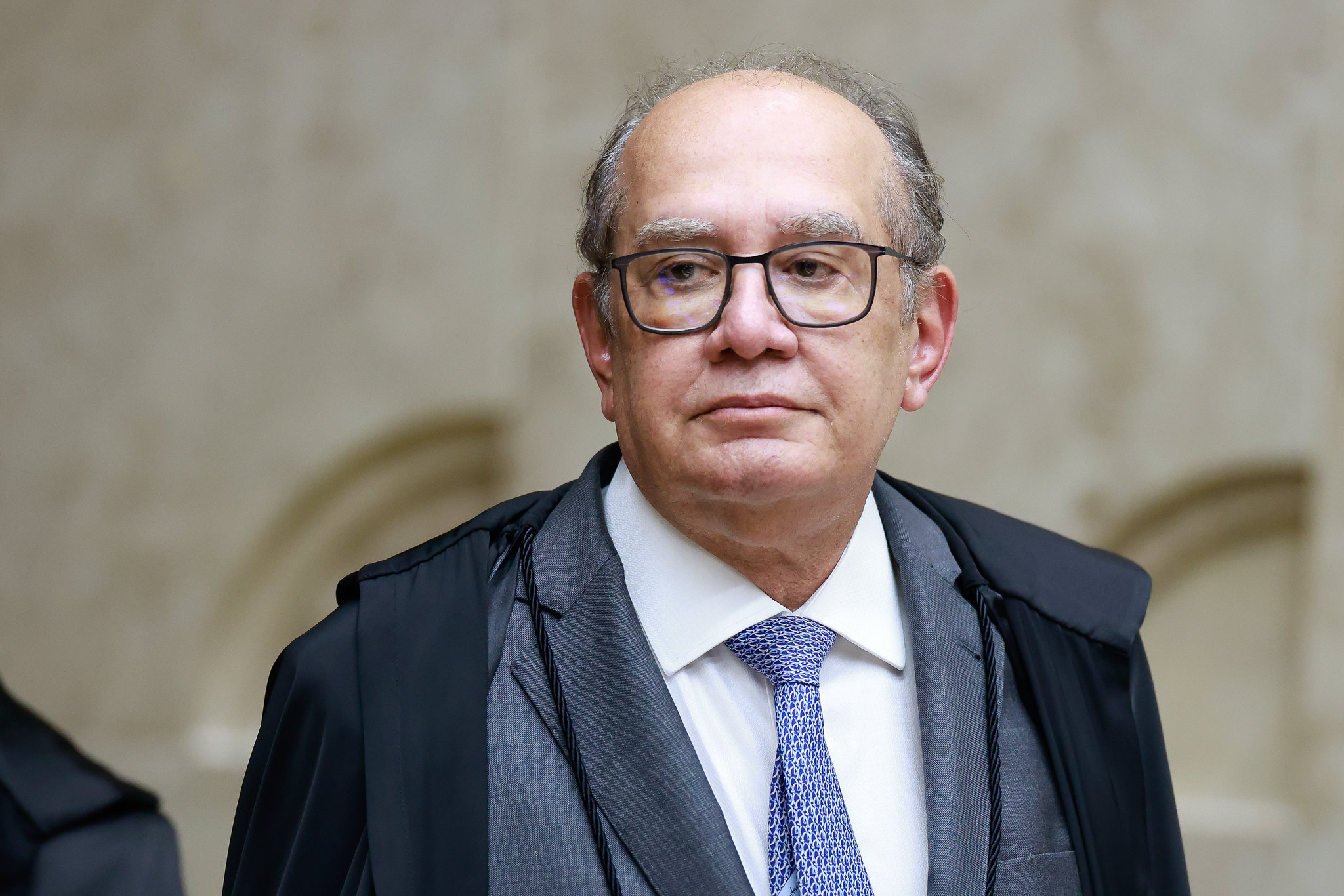 Gilmar determina que só PGR pode pedir impeachment de ministros do STF