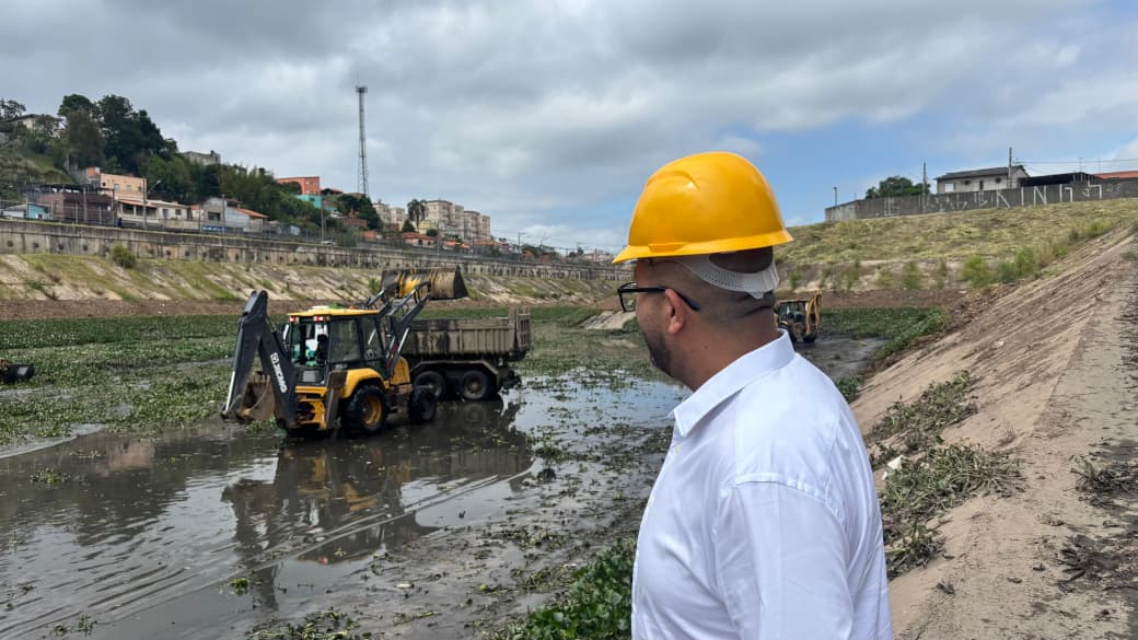 Prefeitura de Poá inicia limpeza do piscinão e intensifica ações preventivas