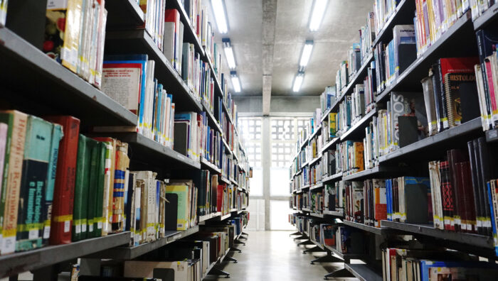 Bibliotecas municipais de Suzano oferecem 34,5 mil exemplares e acervo em braile