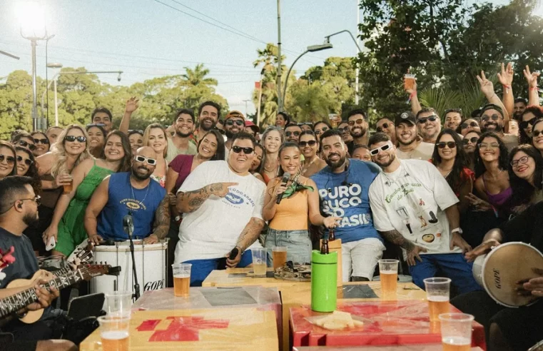 Menos é Mais comemora música mais ouvida do ano