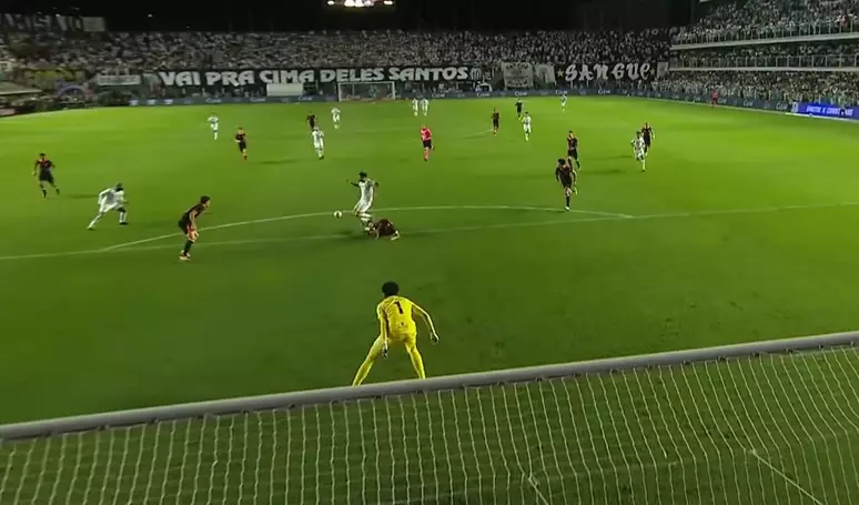 Hugo Souza admite falha em gol do Santos contra o Corinthians: “Fui infeliz”
