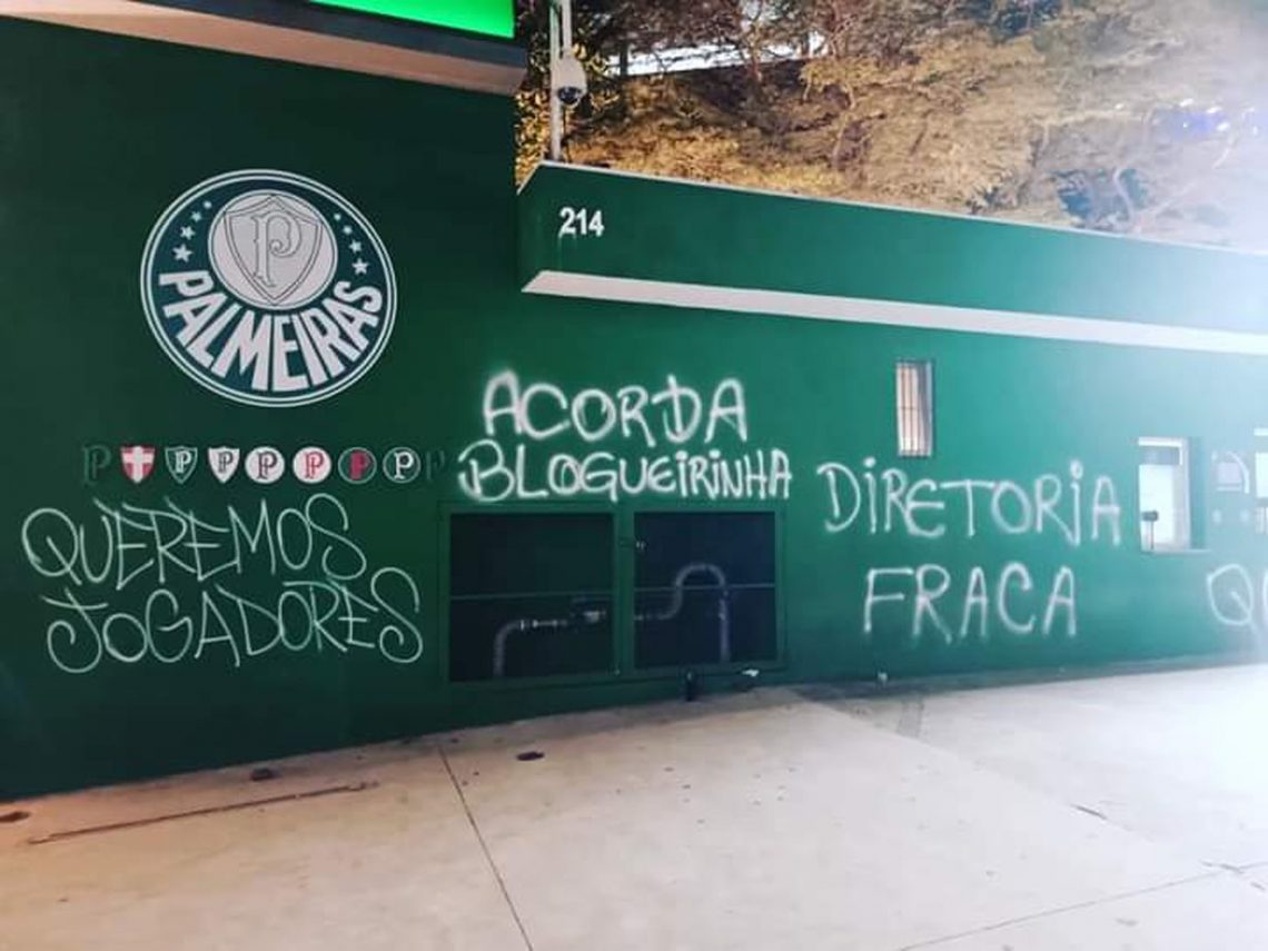 Pichadores dos muros do Allianz Parque são detidos pela PM