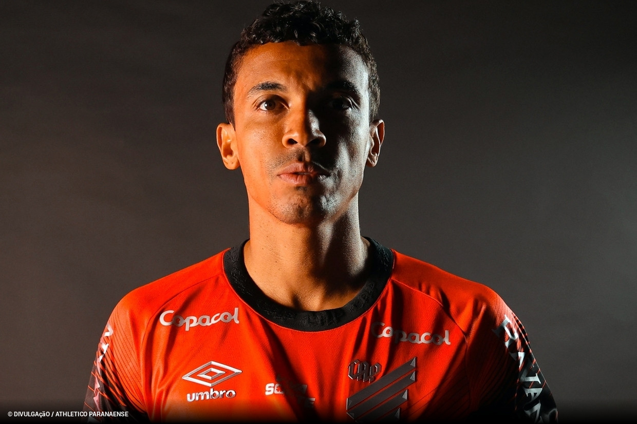 Athletico-PR anuncia contratação do volante Luiz Gustavo, ex-Seleção Brasileira
