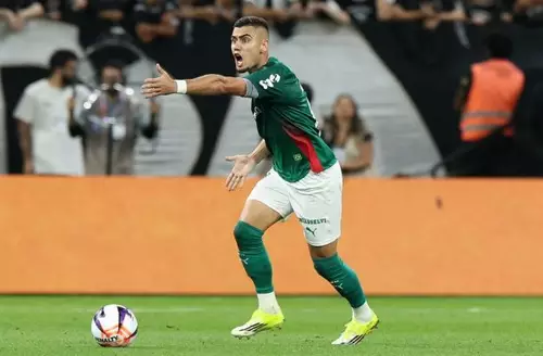 Andreas rebate polêmica no clássico entre Palmeiras e Corinthians