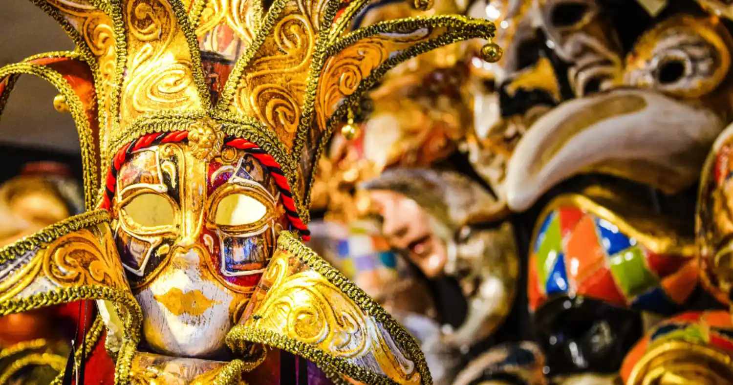 Carnaval 2026: o que abre e o que fecha