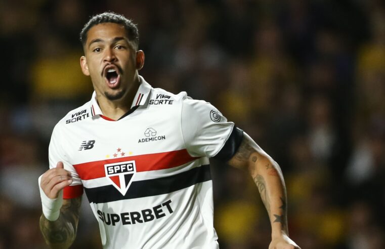 São Paulo anuncia renovação de contrato com atacante Luciano