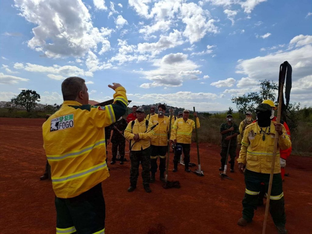 Governo de SP abre inscrições para 243 vagas de brigadistas com salários de até R$ 4 mil