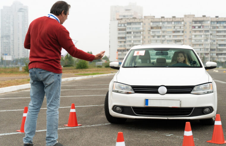 Deixar o carro morrer não reprova mais automaticamente na prova da CNH