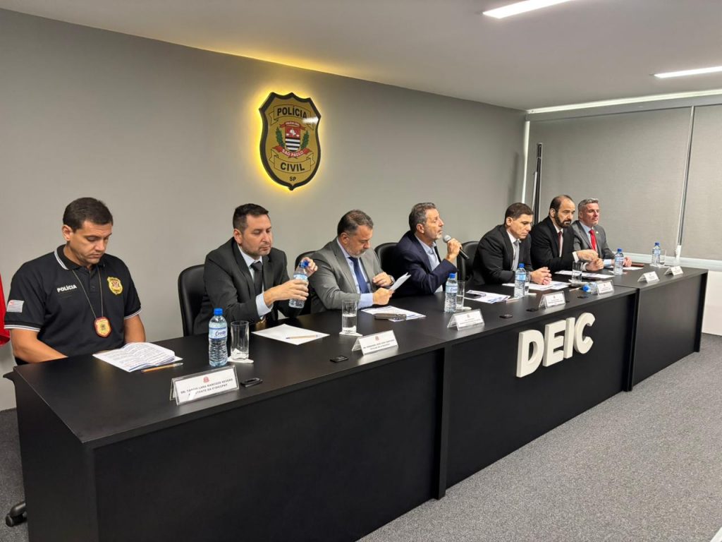 Operação contra esquema de estelionato digital cumpre mandados no Alto Tietê