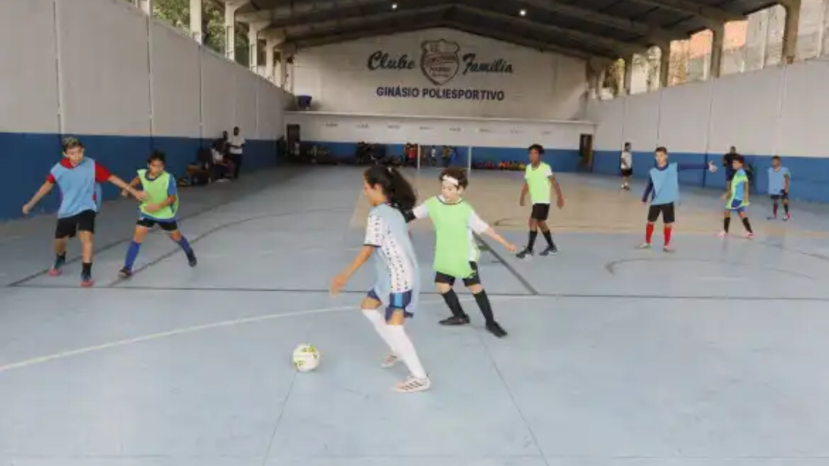 Poá abre seletiva de futsal masculino para categorias de base
