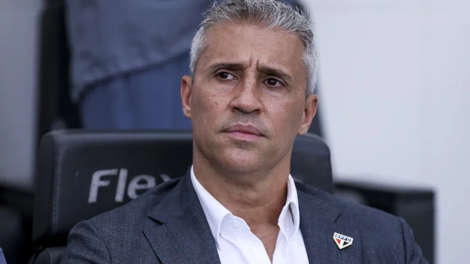 São Paulo demite Hernán Crespo e busca novo técnico