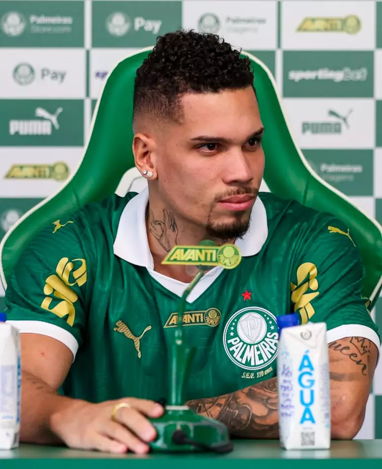 Paulinho revela em entrevista quando volta a jogar pelo Palmeiras
