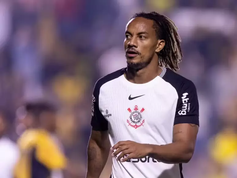 Mano Menezes convoca Carrillo do Corinthians para defender a seleção peruana