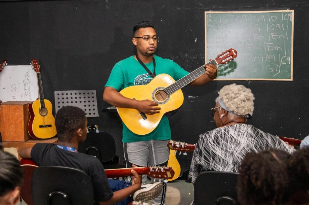 Ferraz oferece aulas de música gratuitas