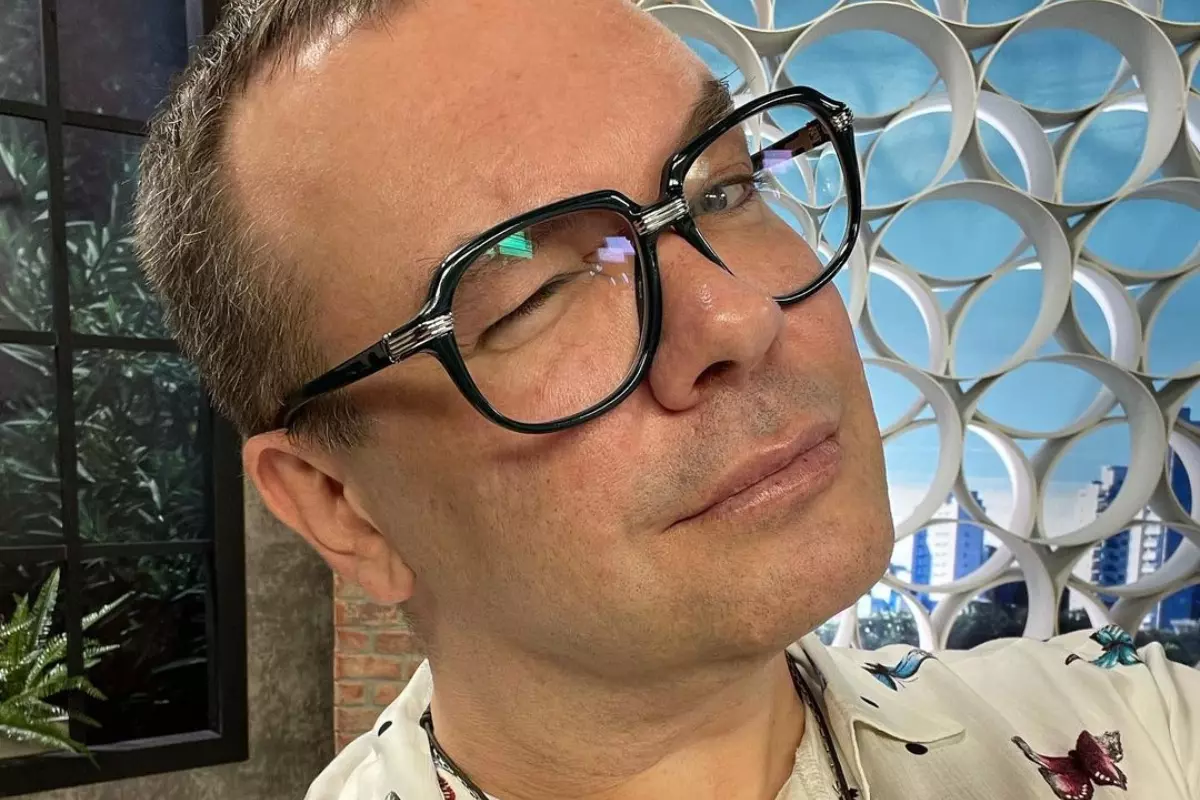 Felipeh Campos é internado em São Paulo 