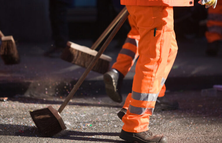 Câmara aprova projeto que cria piso salarial de R$ 3 mil para garis em todo o Brasil