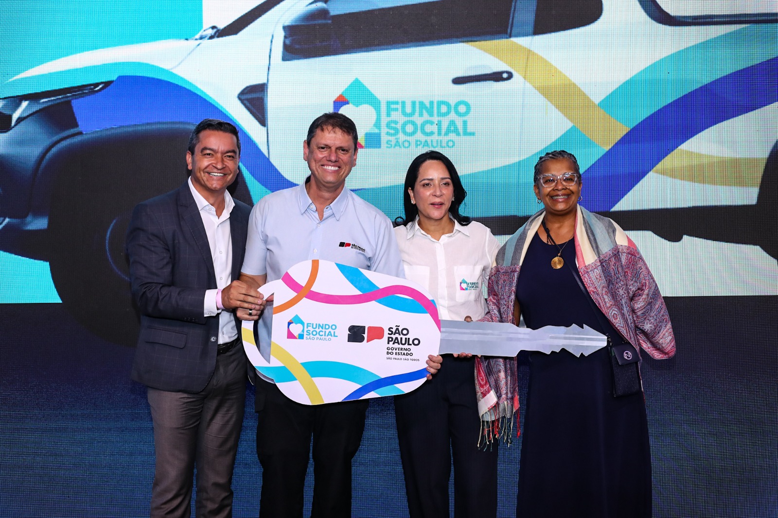 Guararema recebe veículo para reforçar ações do Fundo Social