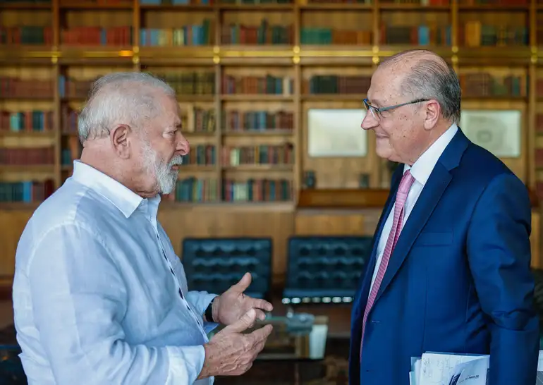 Lula confirma Alckmin como seu vice na chapa pela reeleição