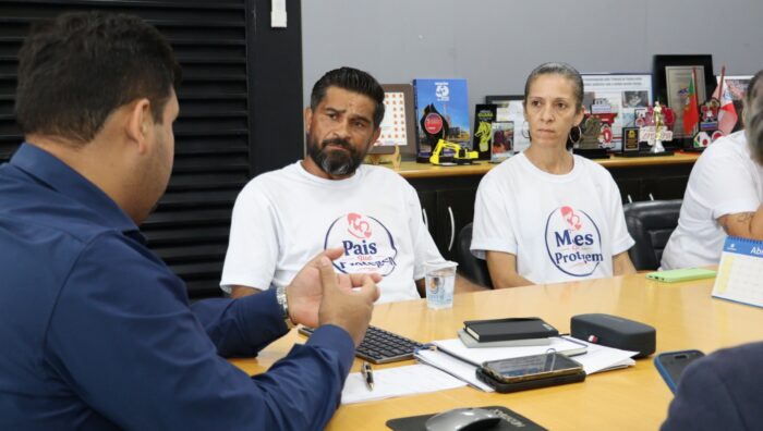 Prefeito de Suzano recebe grupo de pais de alunos de escola do Boa Vista