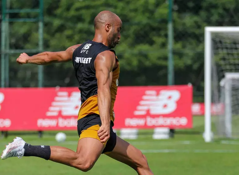 São Paulo projeta retorno de Lucas Moura, mas adia decisão sobre renovação