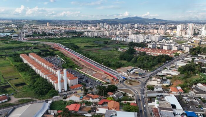 Suzano abre novo caminho com prolongamento da avenida Roberto Simonsen