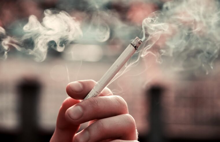 Brasil pode proibir venda de cigarros e vapes para quem nasceu a partir de 2009