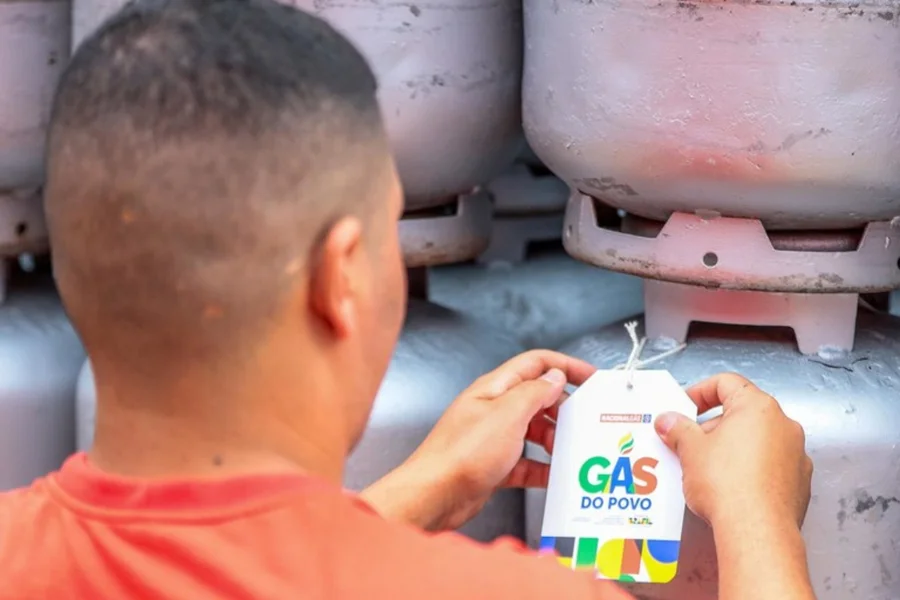 Governo federal reajusta valor do “Gás do povo”. 
