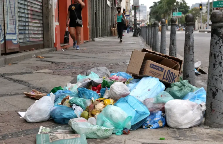 Deputados aprovam multa para quem descartar lixo em vias públicas
