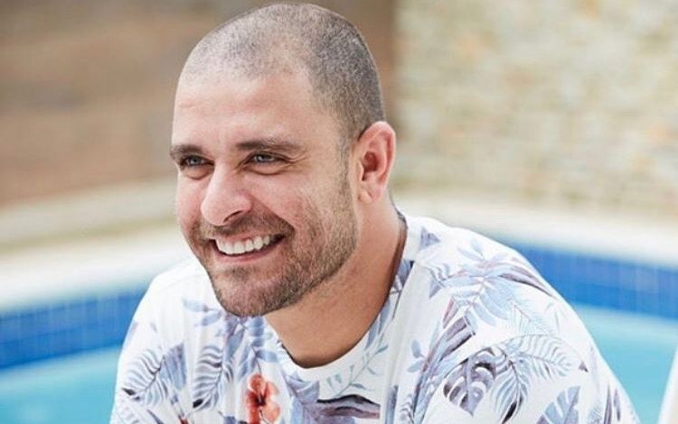Diogo Nogueira anuncia afastamento dos palcos por problema de saúde