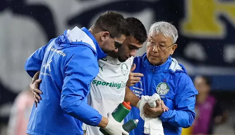 Andreas Pereira sofre trauma na lombar e pode desfalcar Palmeiras na Copa do Brasil