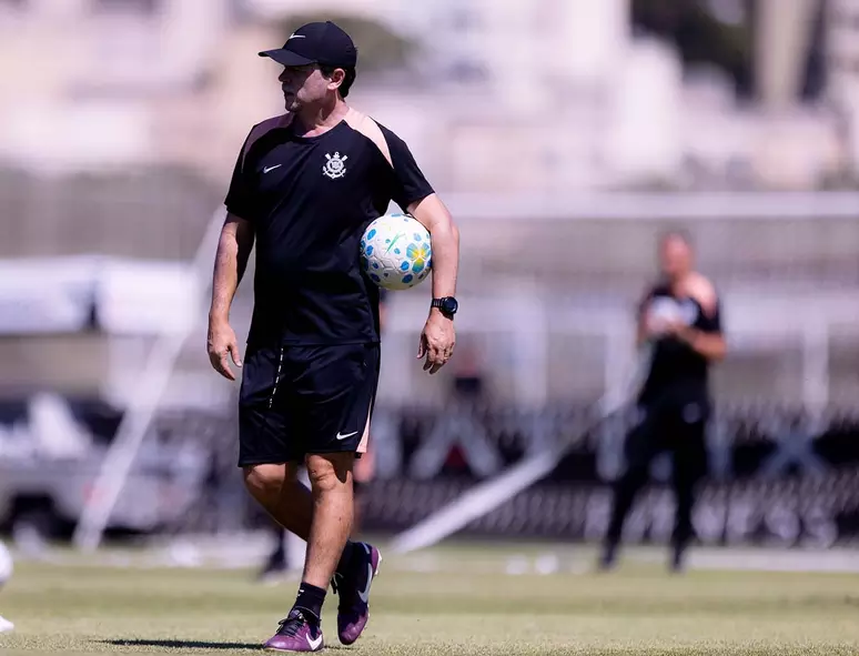 Corinthians prepara amistosos durante pausa para a Copa
