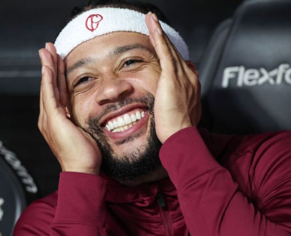 Renovação de Memphis no Corinthians esquenta e ganha apoio