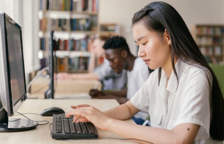 MERCADO DE TRABALHO: Cursos técnicos e tecnólogos registram alta histórica de matrículas no Brasil