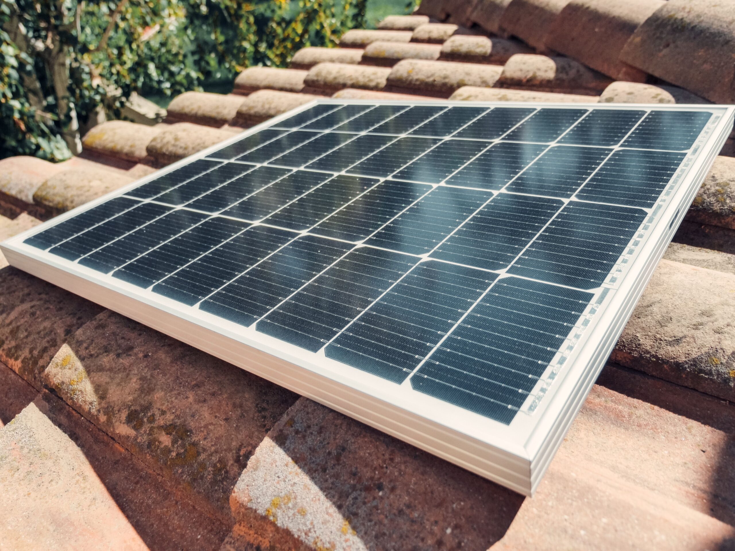 ENERGIA LIMPA: Brasil atinge marca histórica na geração de energia solar e eólica