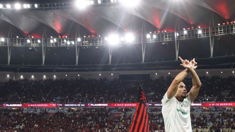 STJD suspende Paulinho por gesto polêmico após novo julgamento