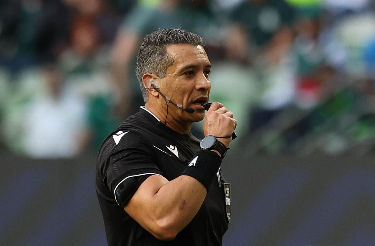 CBF afasta árbitro e VAR da partida entre Palmeiras e Chapecoense após polêmicas