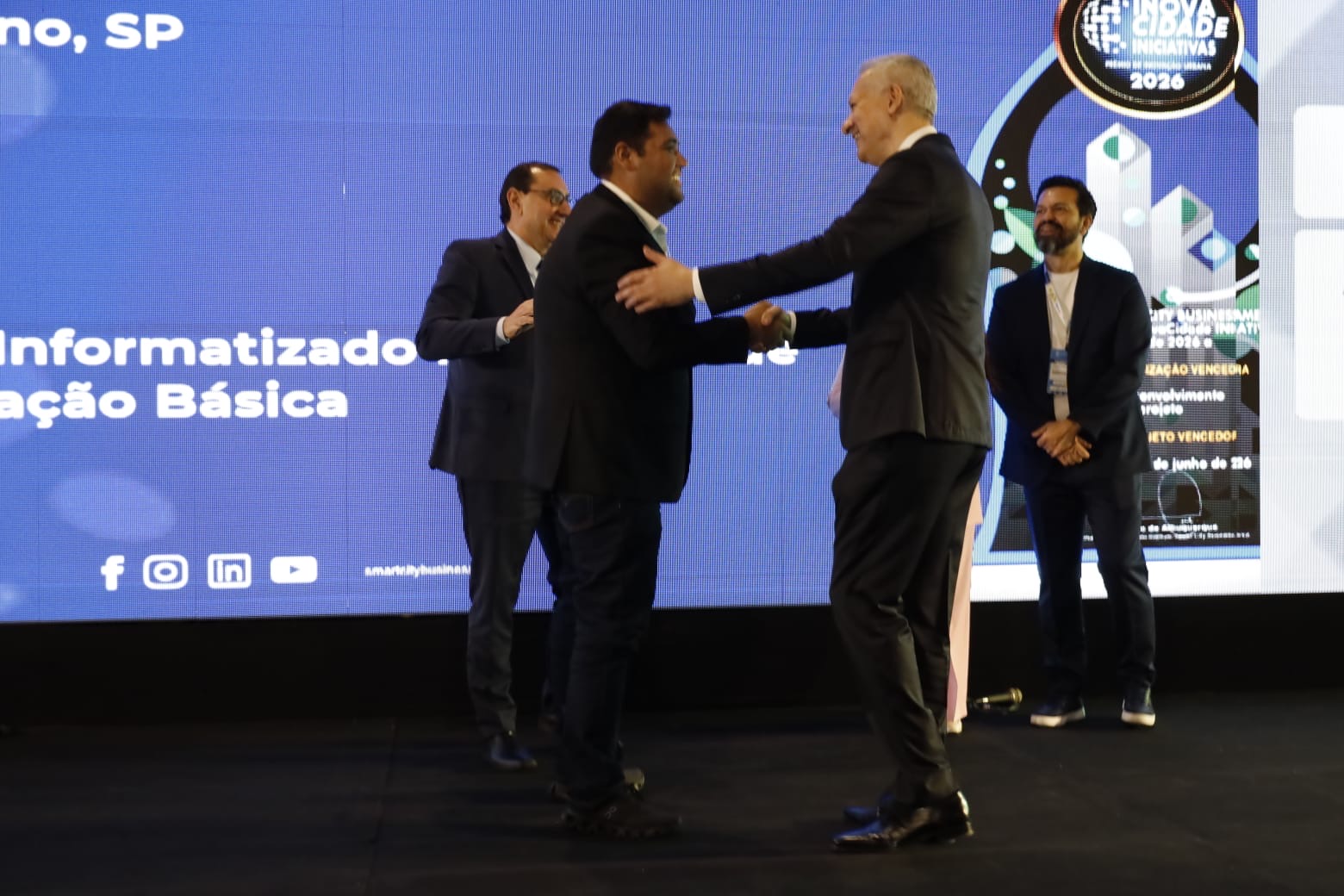 Suzano ganha prêmio por sistema inovador de avaliação do ensino