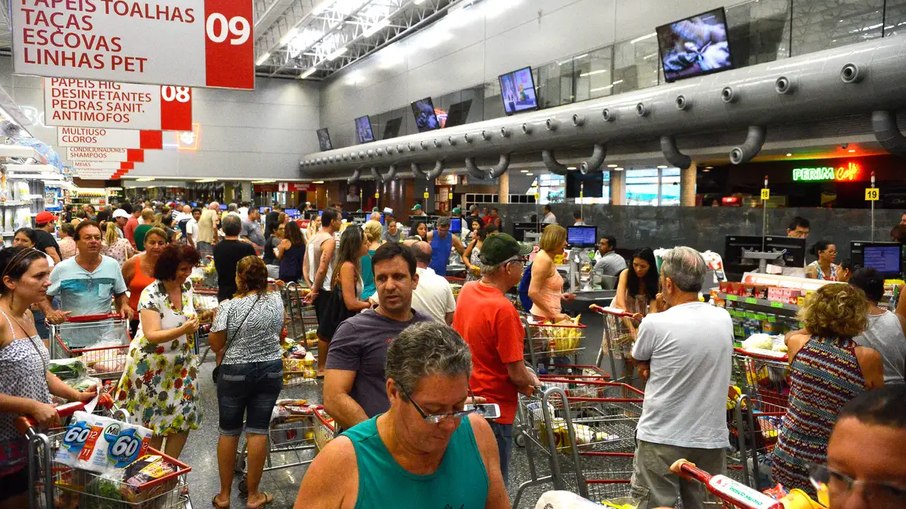 Passa a valer nova regra para trabalho em feriados