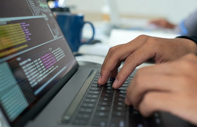 SP recebe inscrições de universitários das áreas de tecnologia para estágio em escolas estaduais