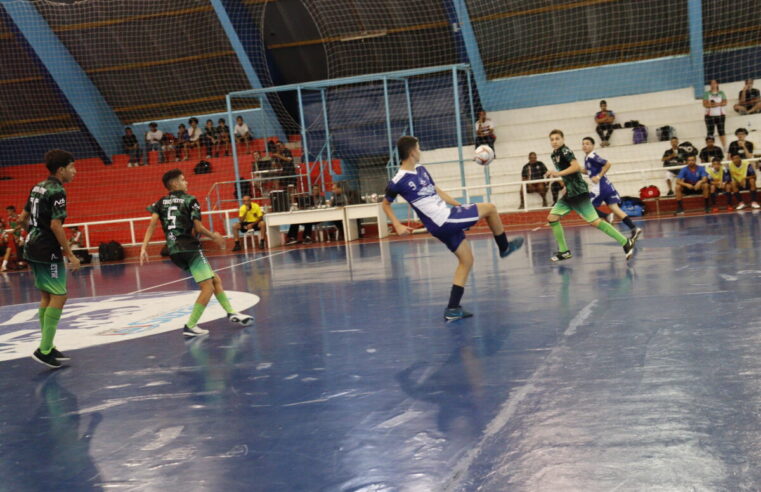 Suzano abre vagas para aulas gratuitas de futsal para crianças e adolescentes