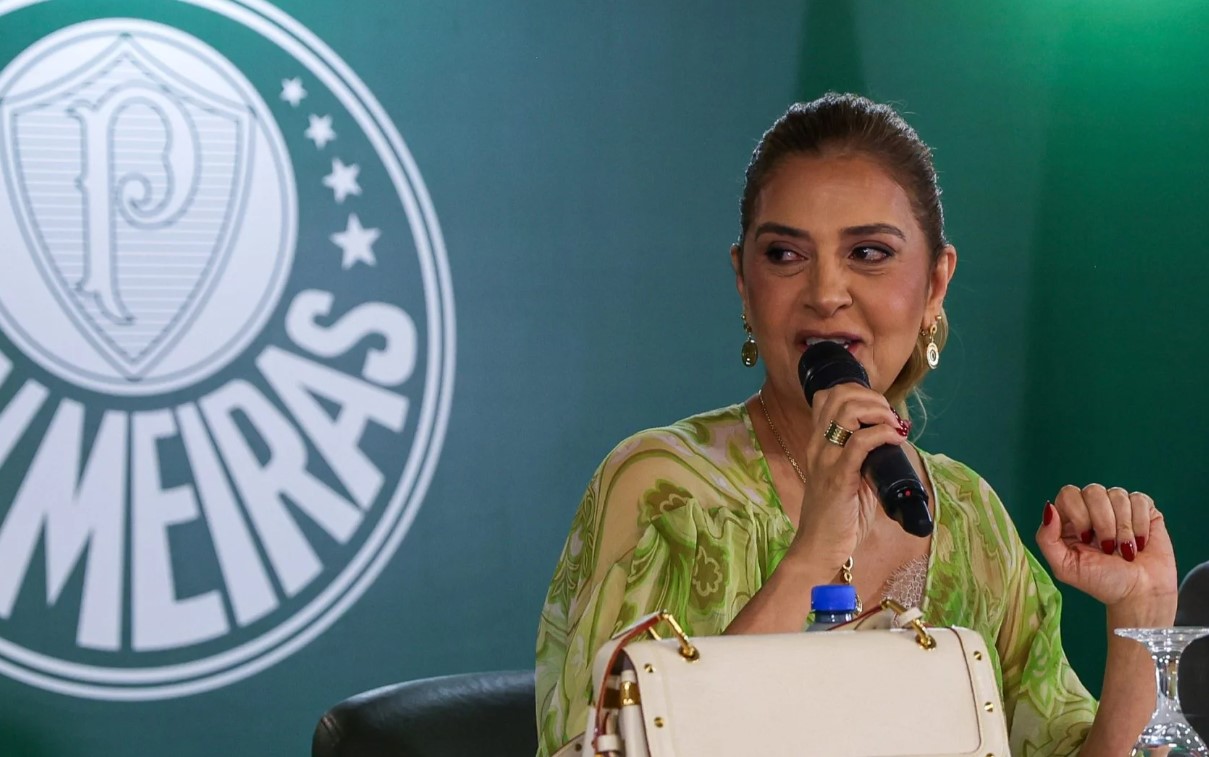 Leila declara apoio total a Abel Ferreira