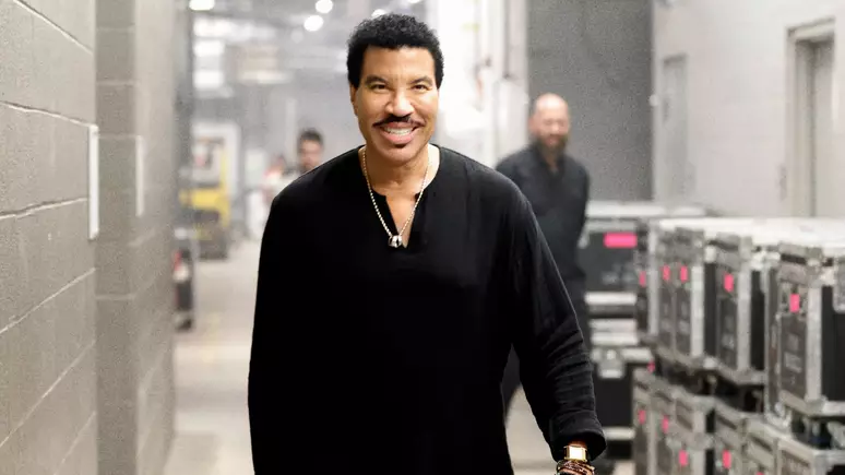 Lionel Richie é internado em UTI após apresentação, diz site