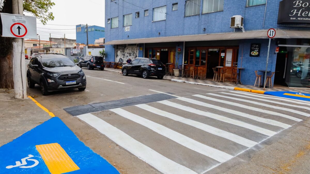 Trecho de rua no centro de Suzano tem mudança de direção 
